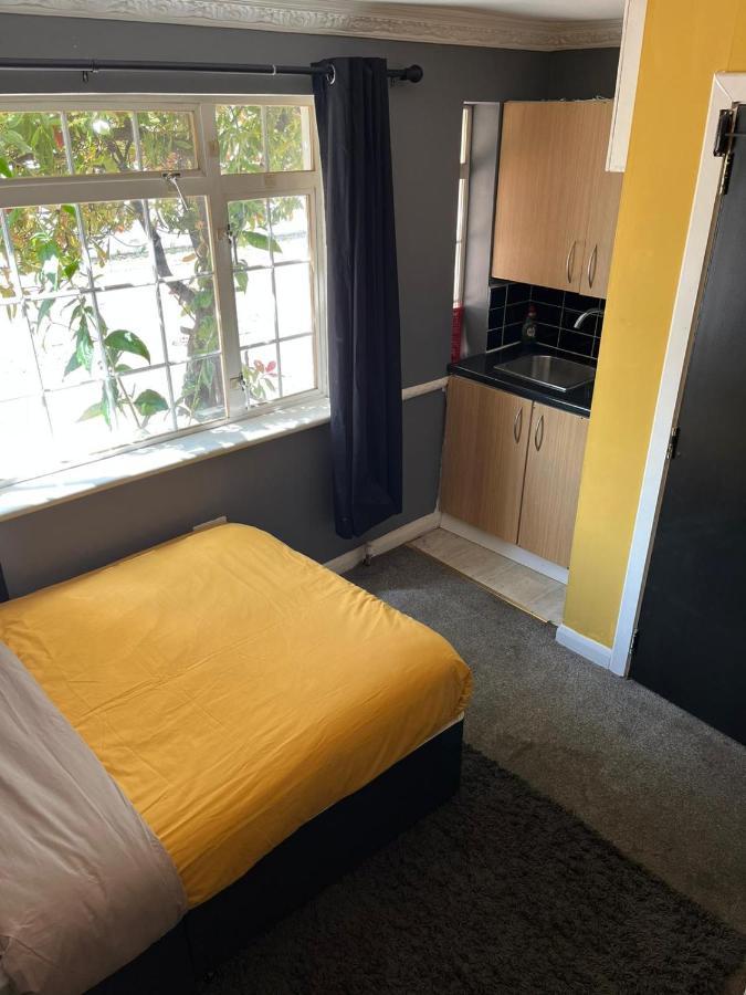 Hatfield Save-Money Rooms - 10Over10 For Price! 외부 사진