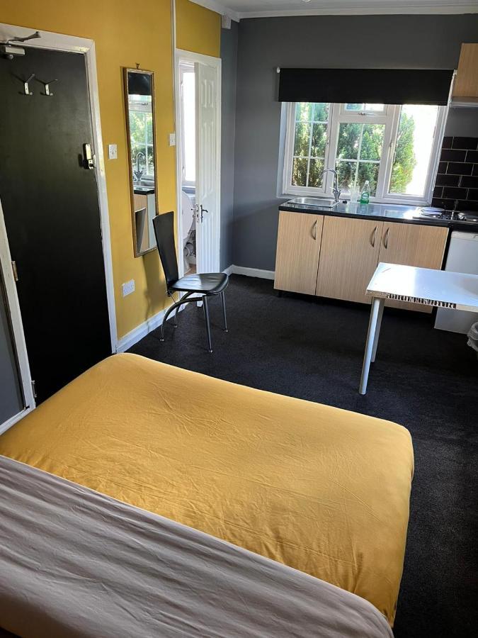 Hatfield Save-Money Rooms - 10Over10 For Price! 외부 사진