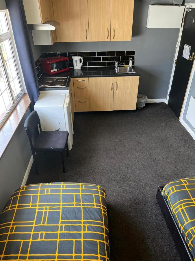 Hatfield Save-Money Rooms - 10Over10 For Price! 외부 사진